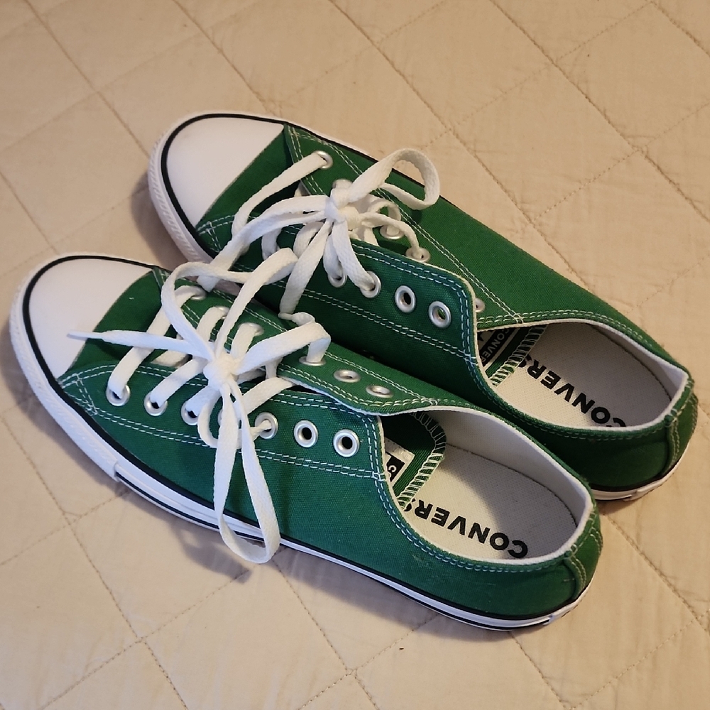 Converse Adults Sneakers in Green and White